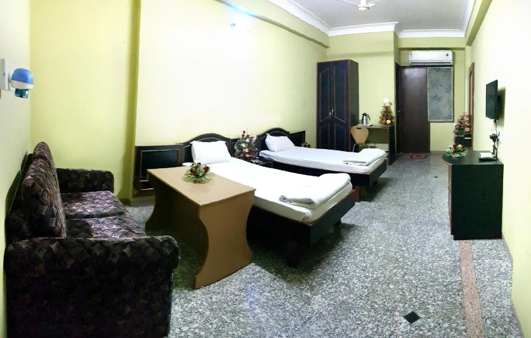 Hotel Mangal Regency