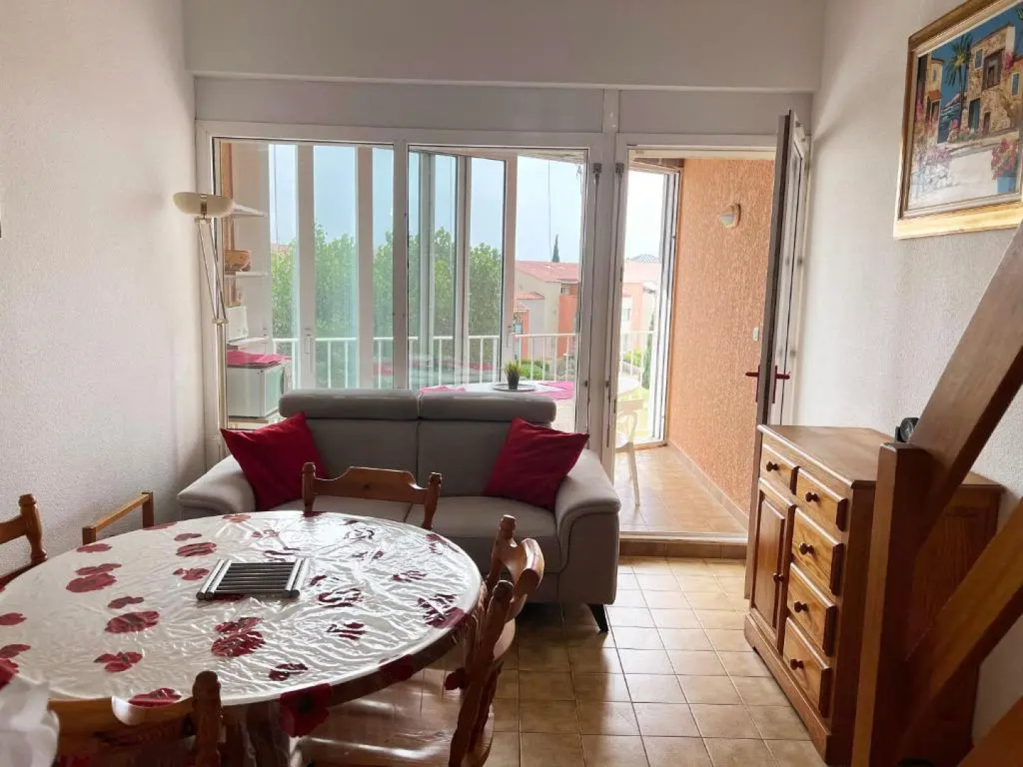 5 personnes les pieds dans l'eau à Santa-Cruz