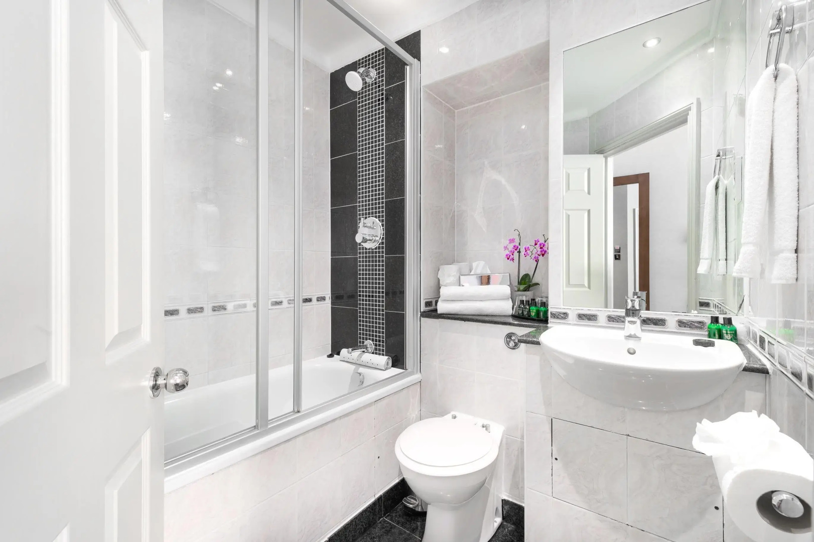 Gem Strathmore Hotel