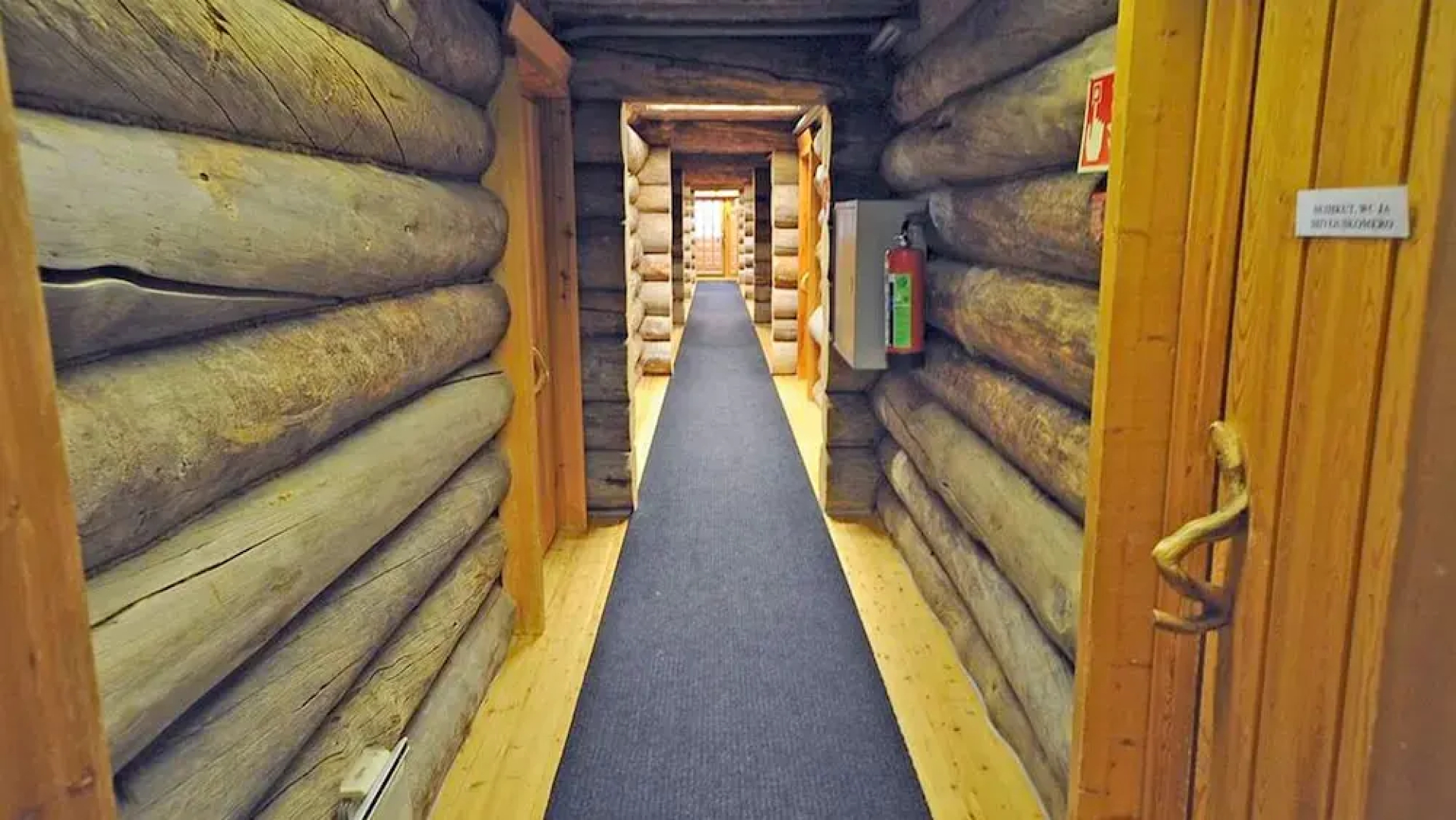 Kuukkeli Log Houses Aurora Resort