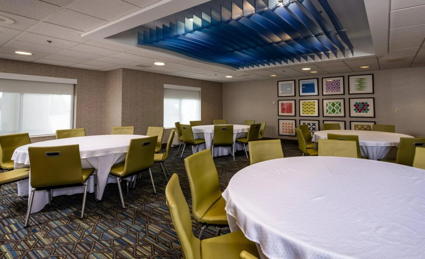 Holiday Inn Express Newport North - Middletown by IHG