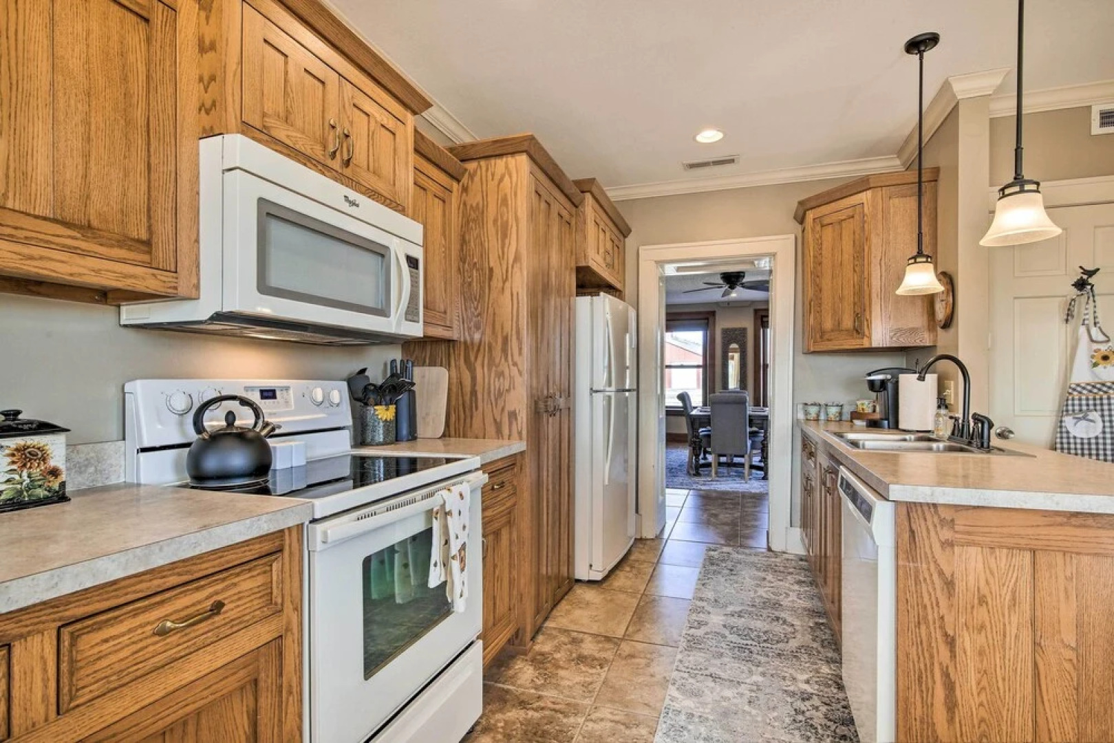 Pet-friendly Home: Grill & Fire Pit in Manhattan