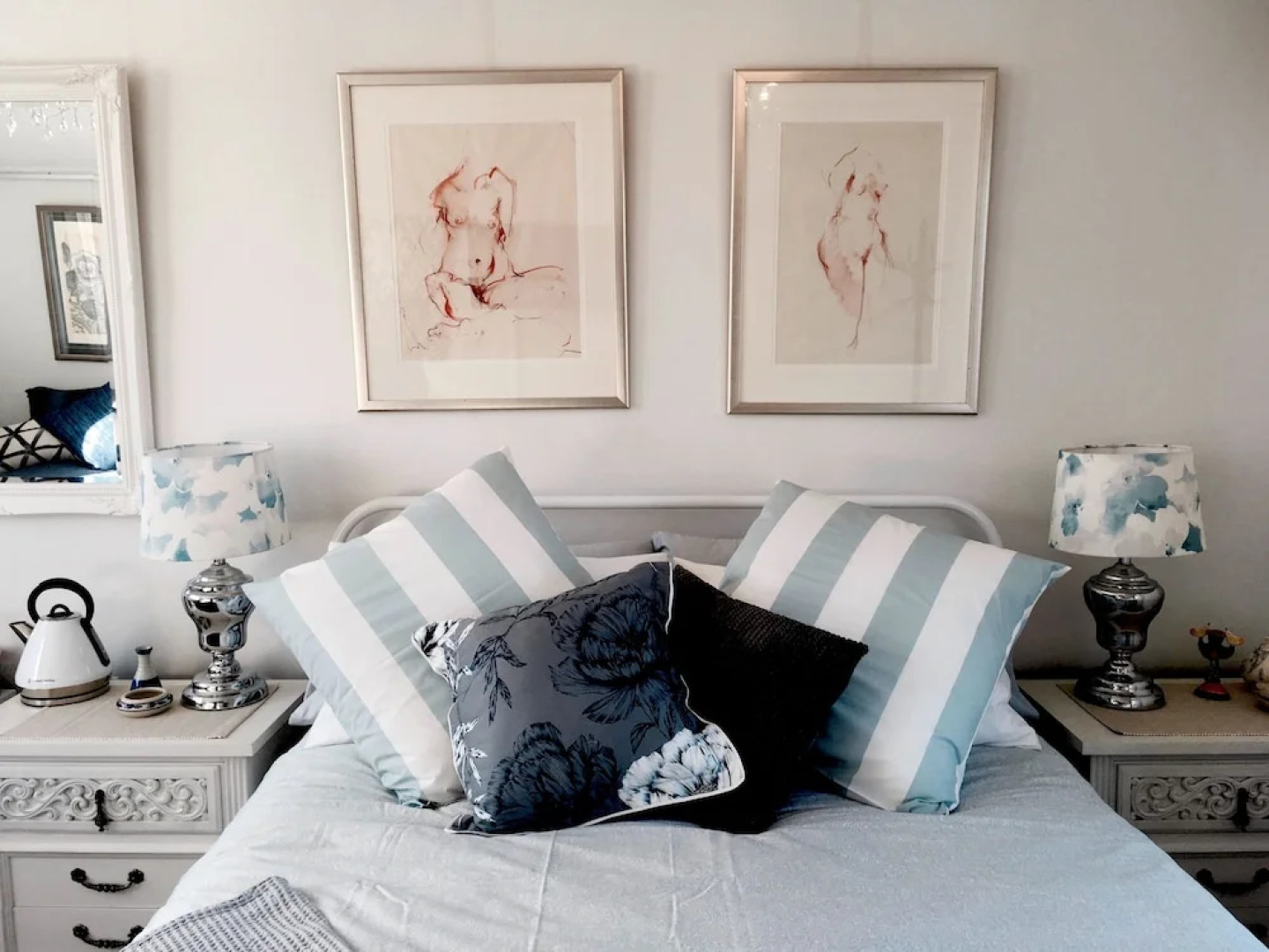 Assemblage Boutique Art B & B