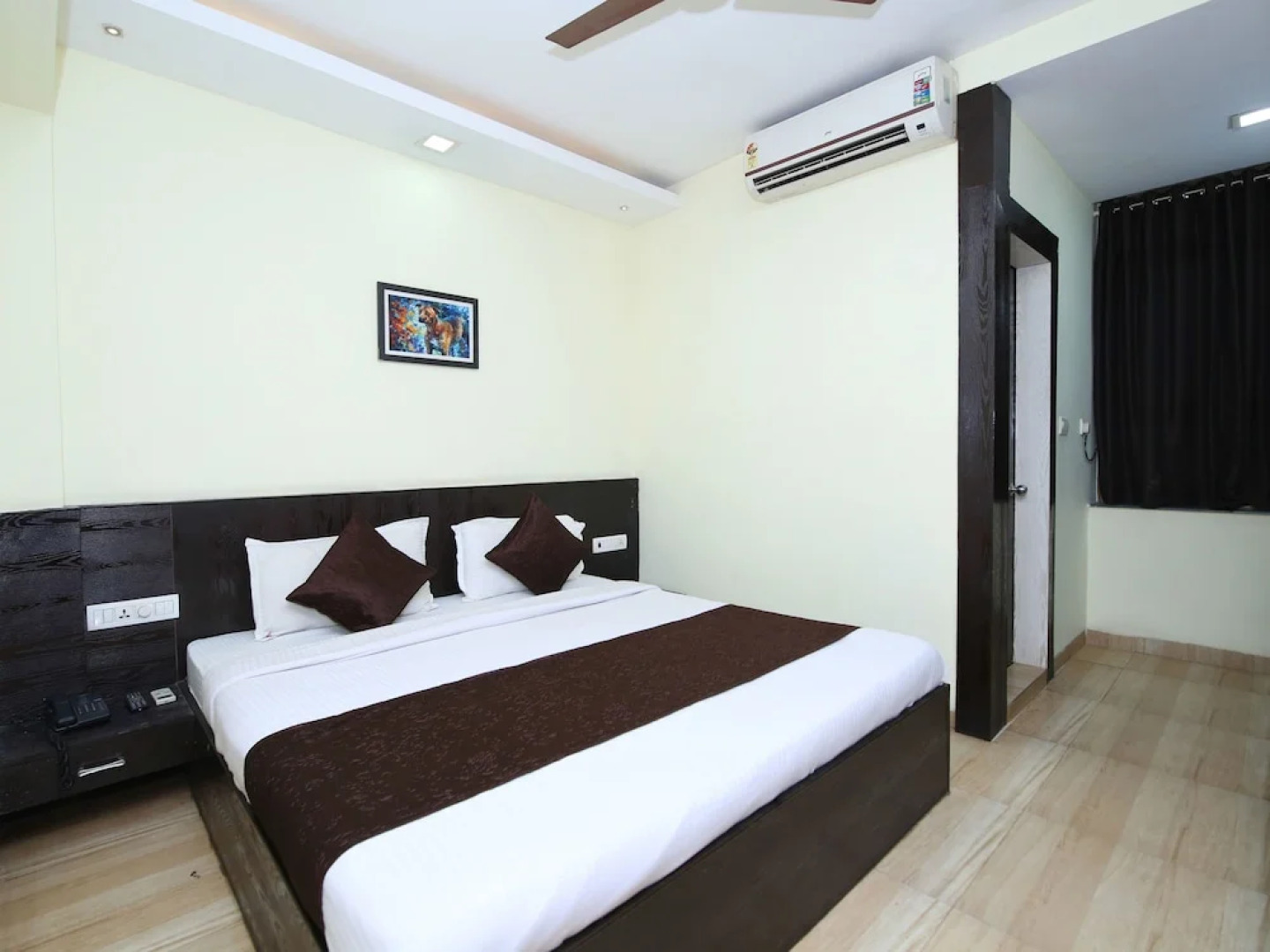 OYO 2155 Hotel Wardhman