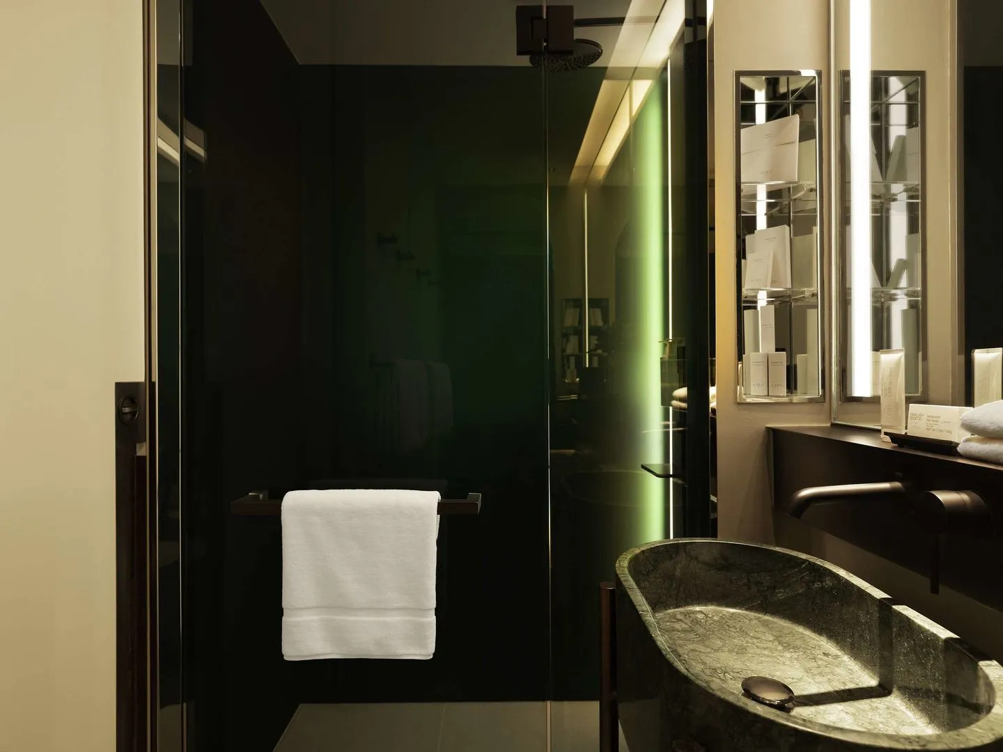 Mondrian Singapore Duxton