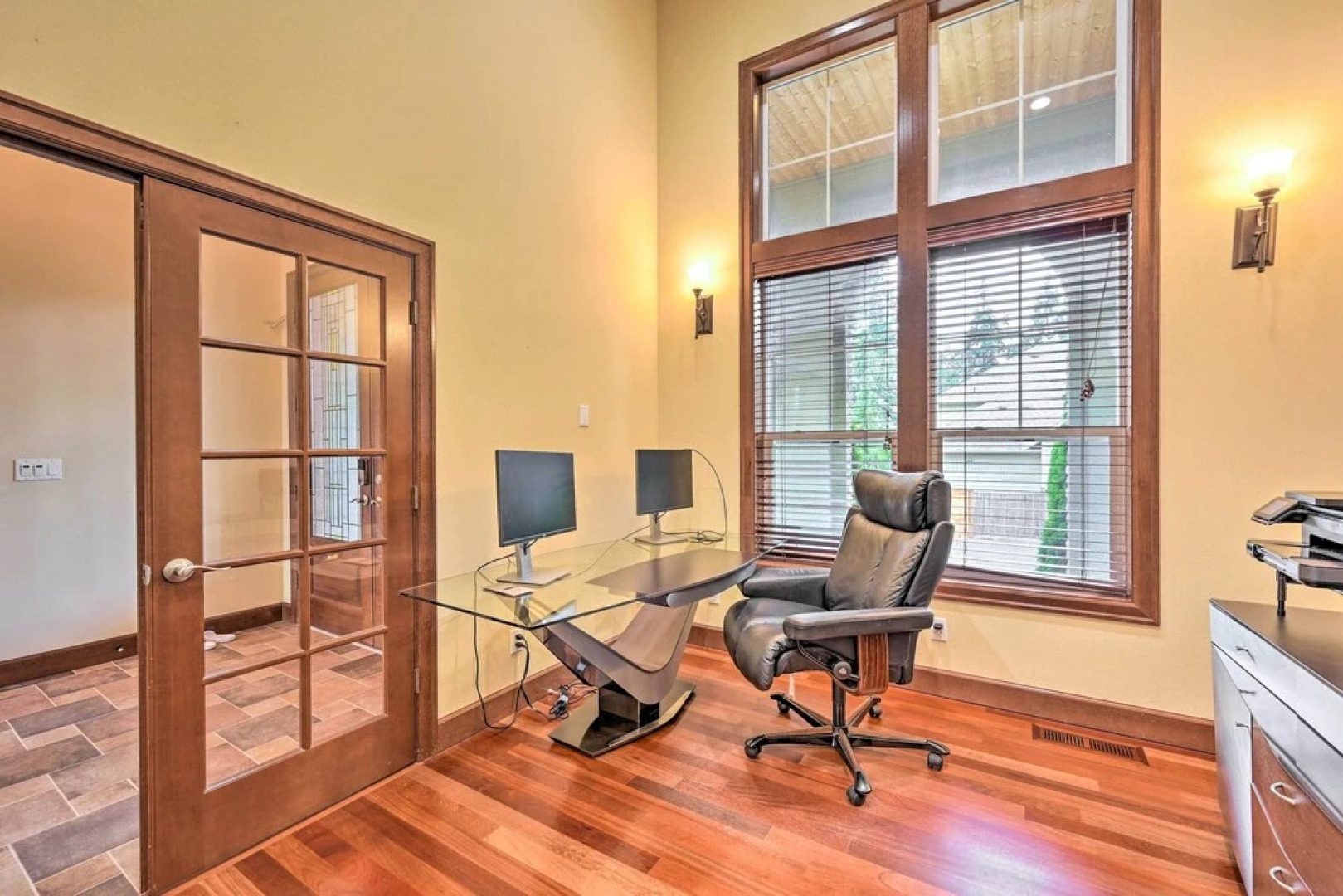 Spacious Kirkland Home 15 Mi to Dtwn Seattle!