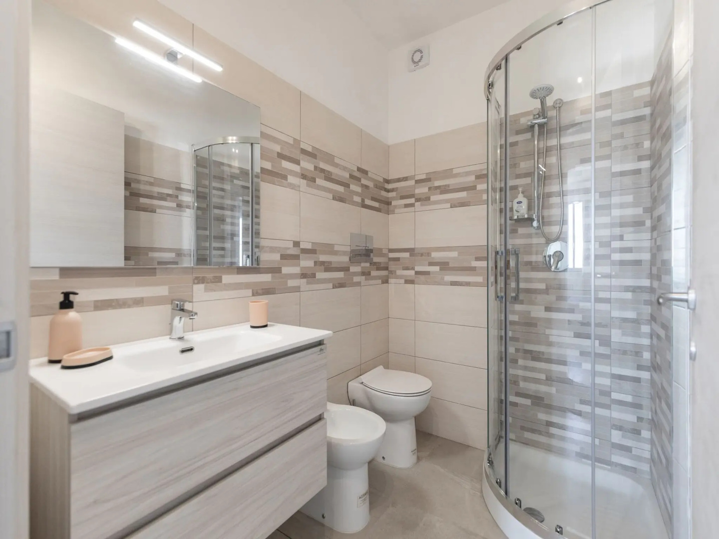 Detached villa with air conditioning