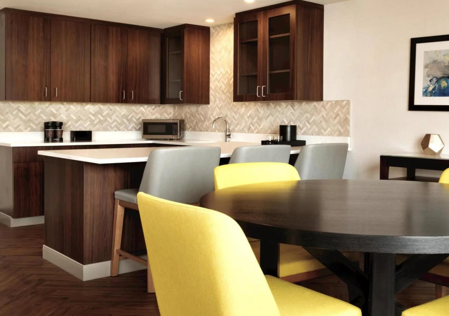 Embassy Suites by Hilton Indianapolis Downtown