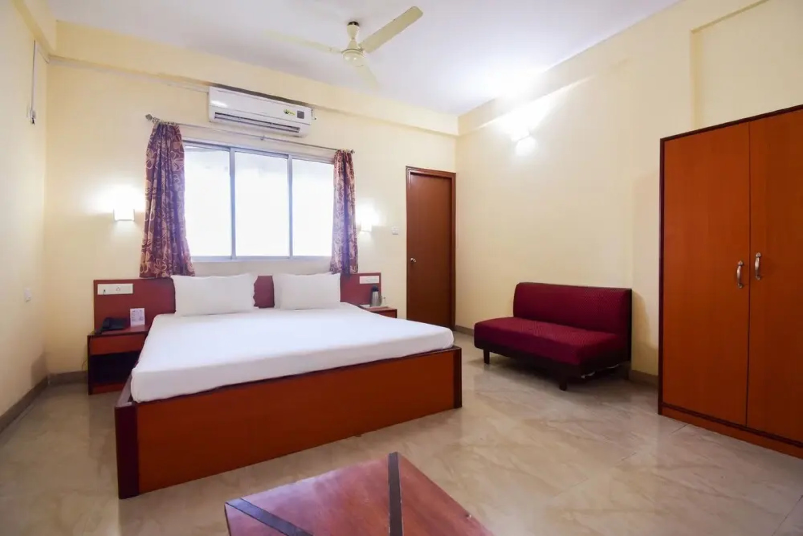 SPOT ON 36099 United-21 Beach View