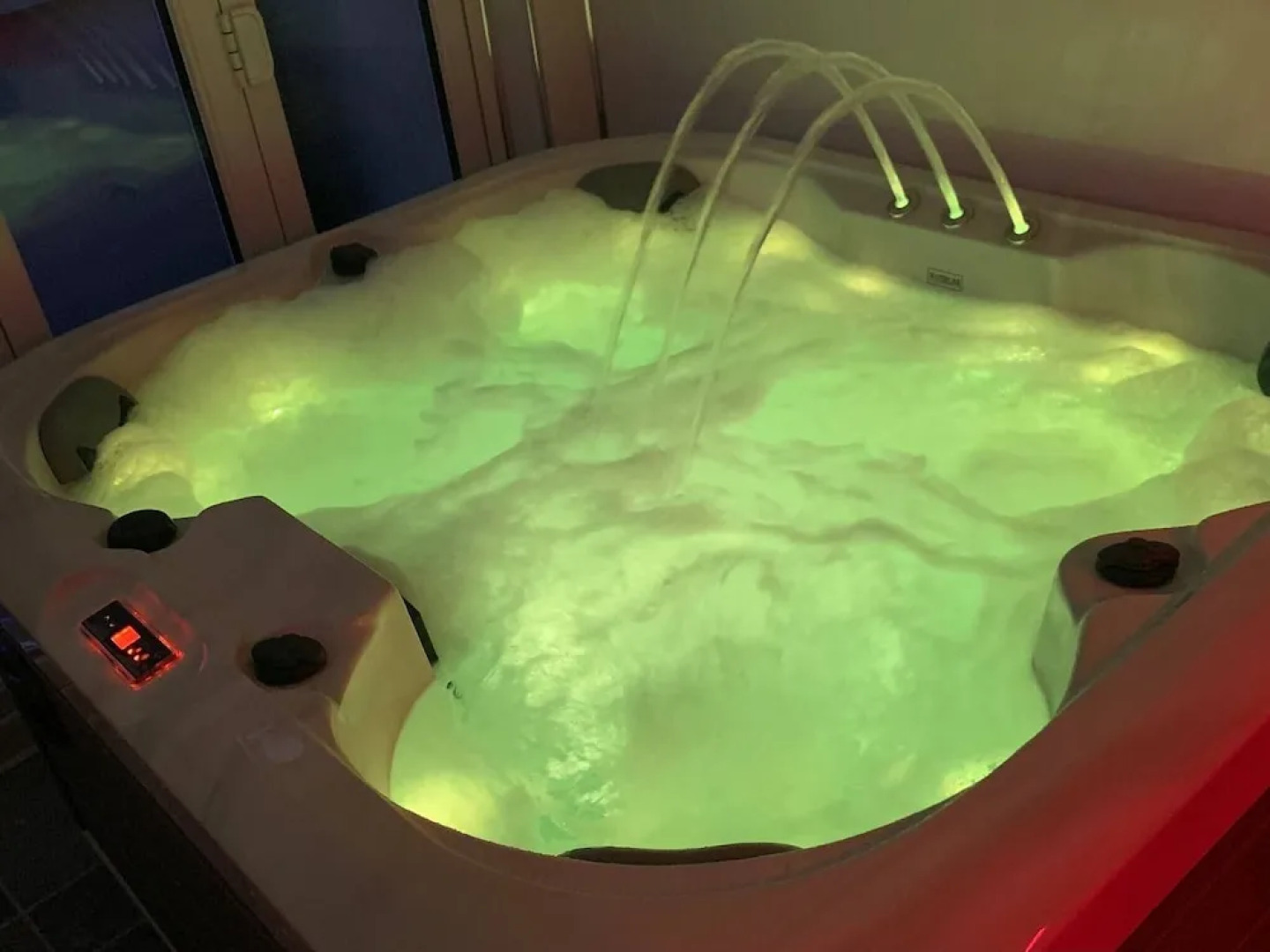 Get Away Home With Hot Tub Sleeps 6