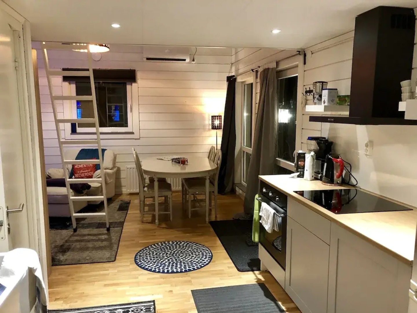 Hills Loft Cottage with Sauna