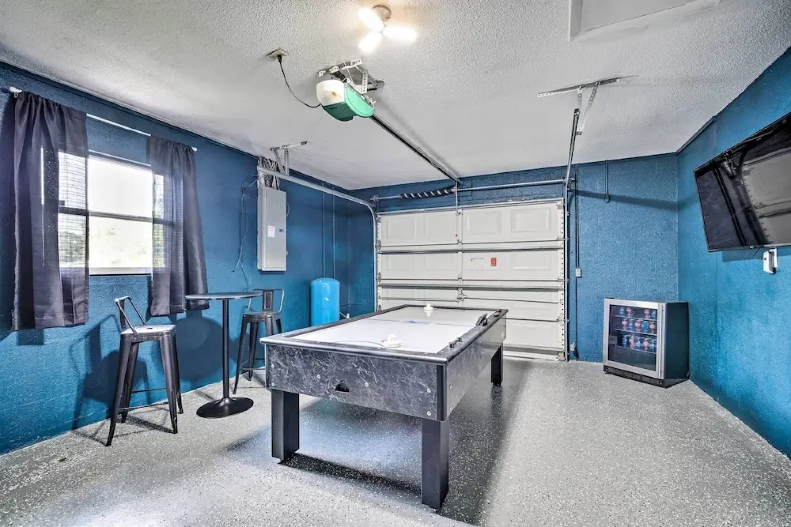 Hot Tub + Game Room: Crystal River Retreat!