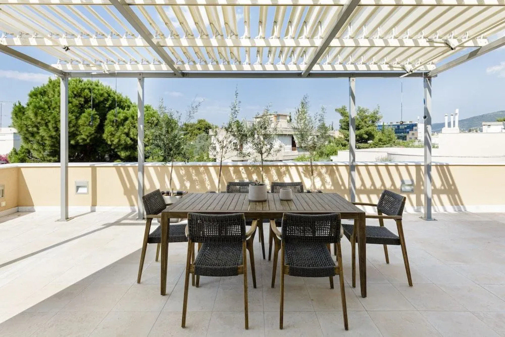 Eos Urban Villa by Upstreet