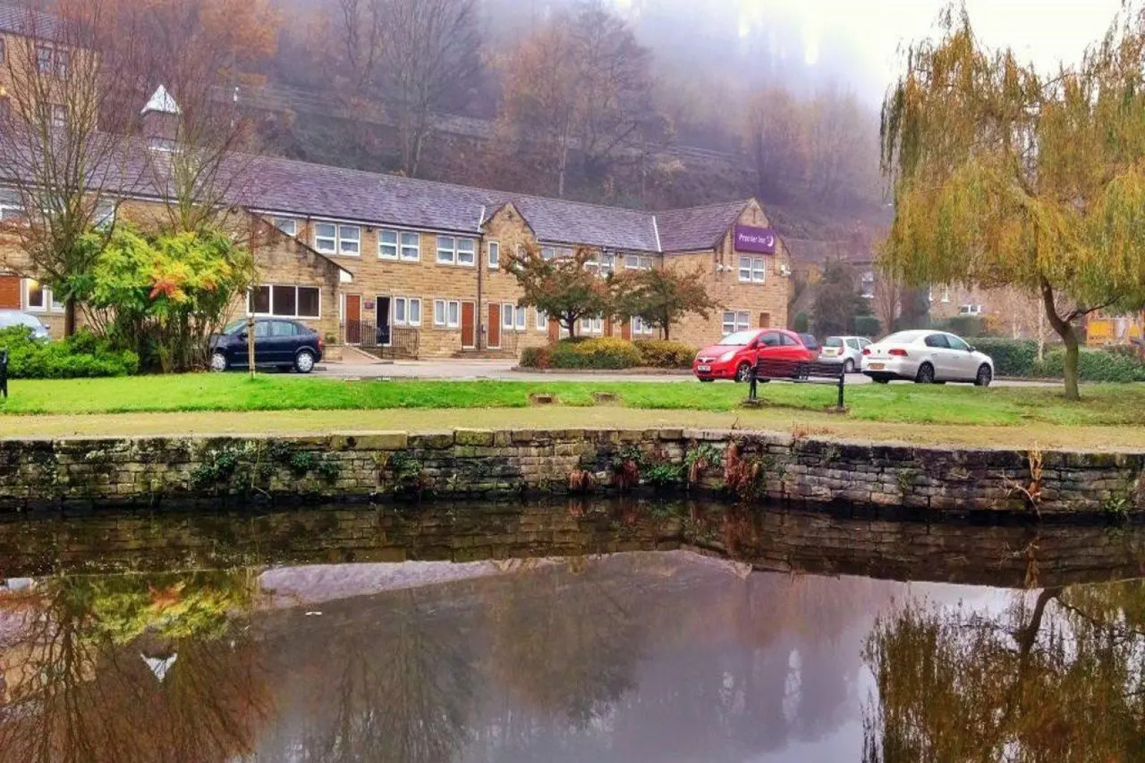 Premier Inn Halifax South