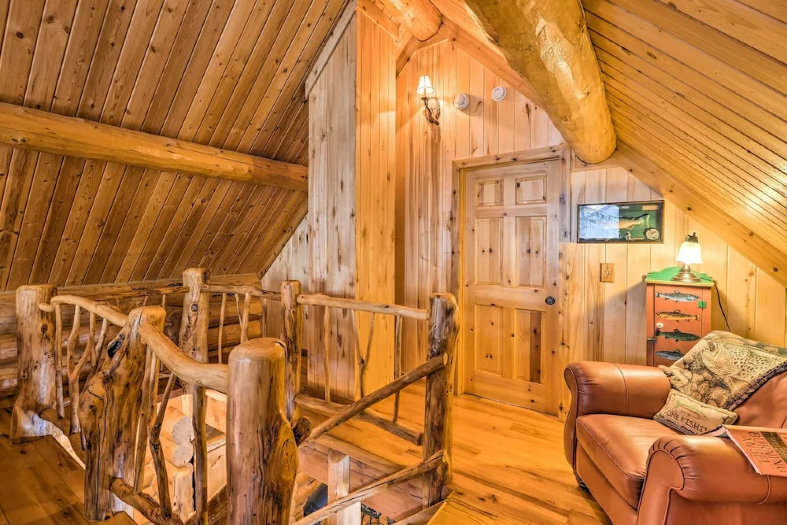 Cozy Glacier Park Log Cabin - 'best in the West!'