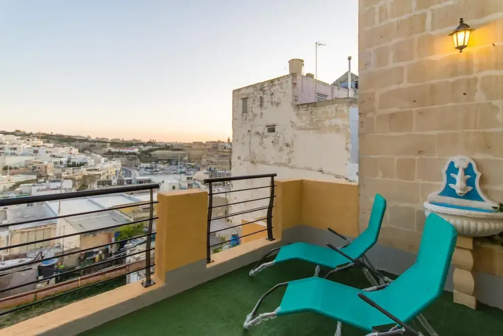 Madonnina Sunny Townhouse in Kalkara
