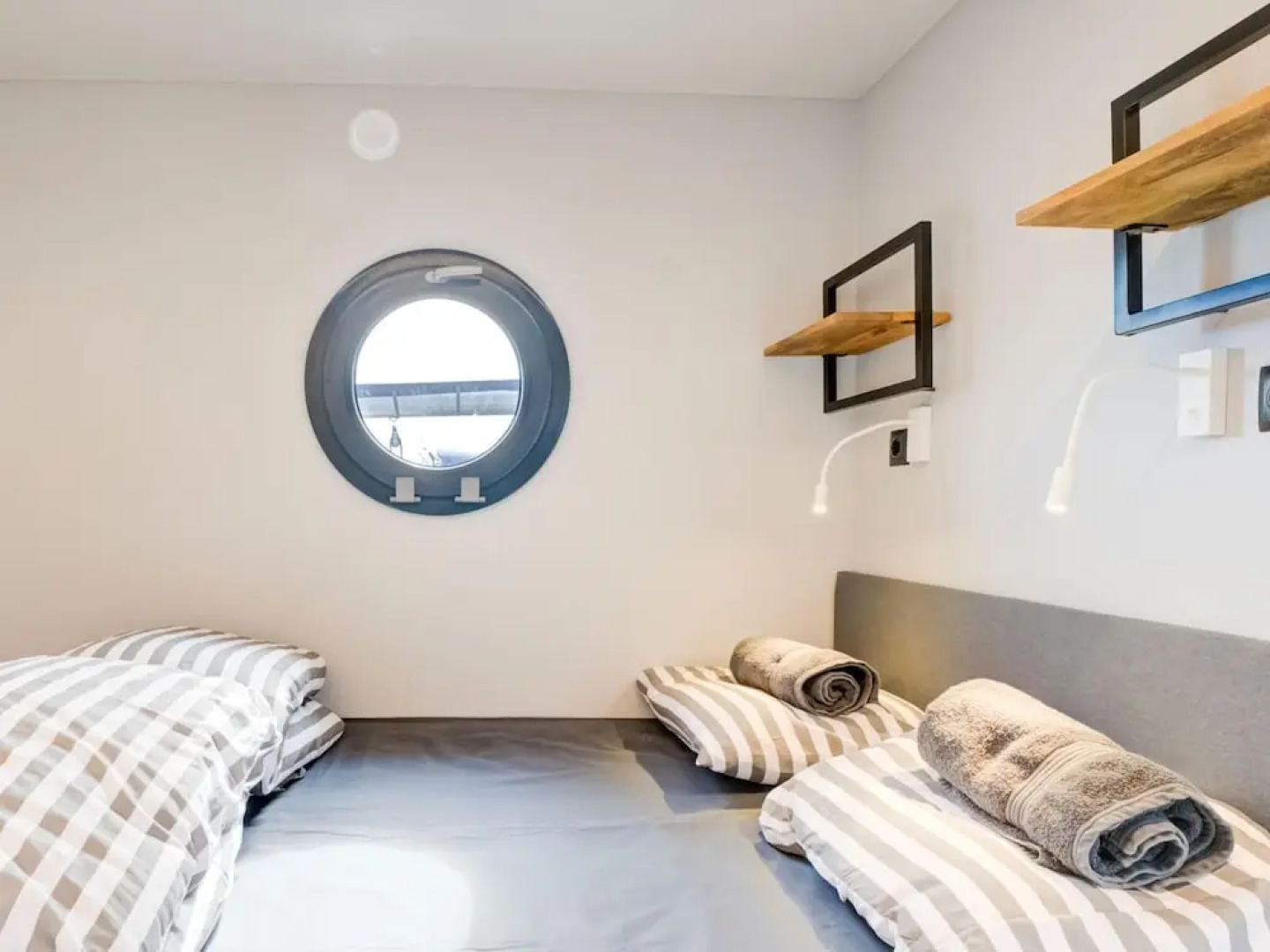 Modern Houseboat in Volendam With Shared Pool