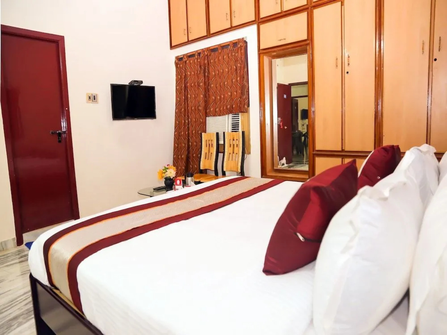 Capital O 7141 SS Guest House