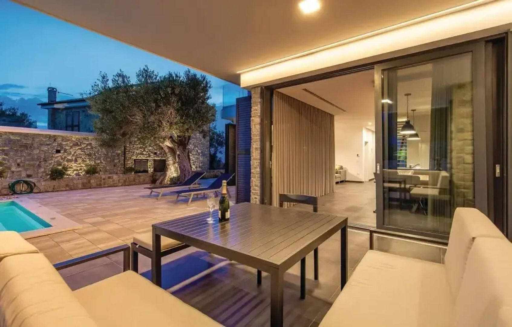 Awesome Home in Lun With Wifi, Outdoor Swimming Pool and 4 Bedrooms