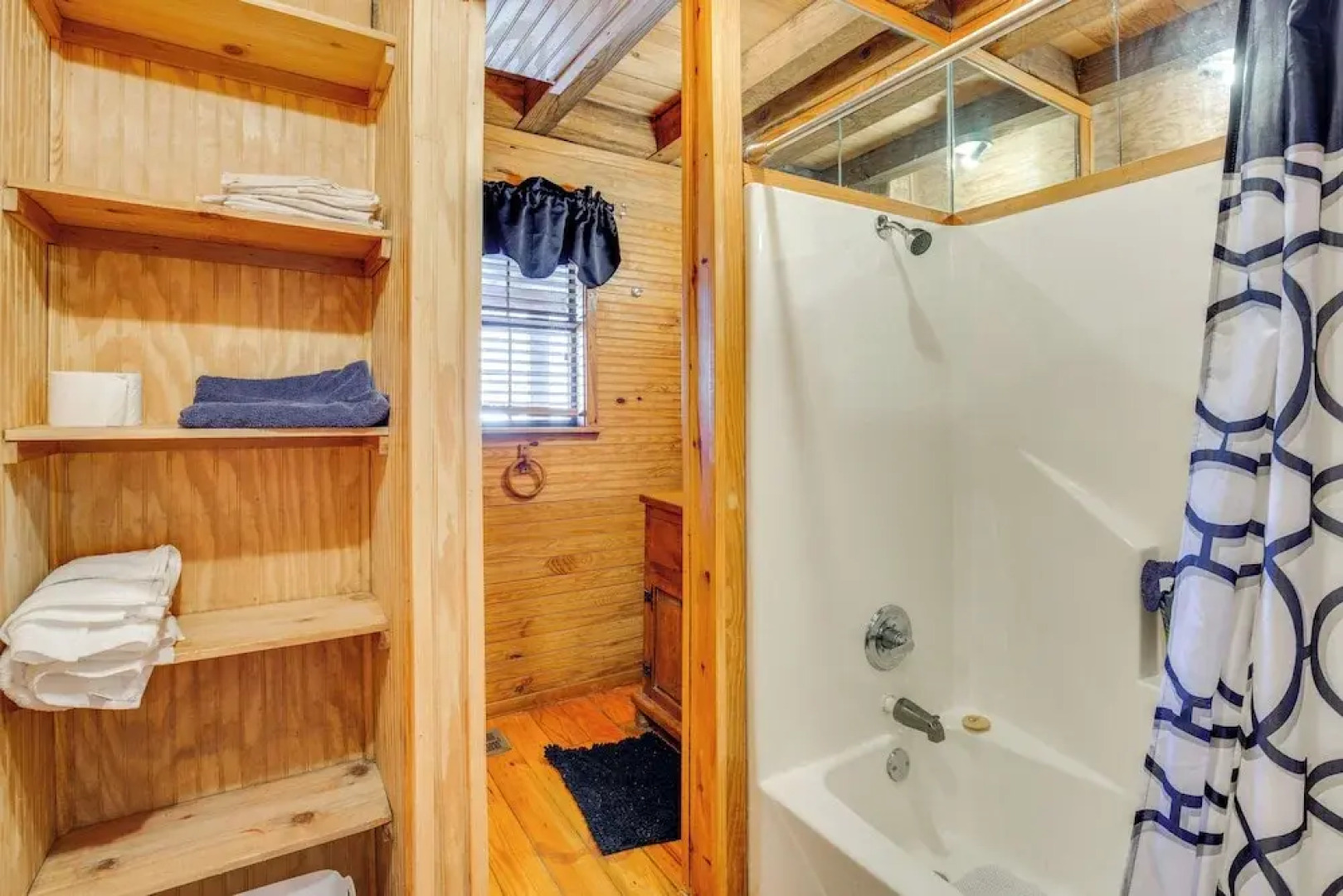 Private Lake On-site: Secluded Retreat in Grant!