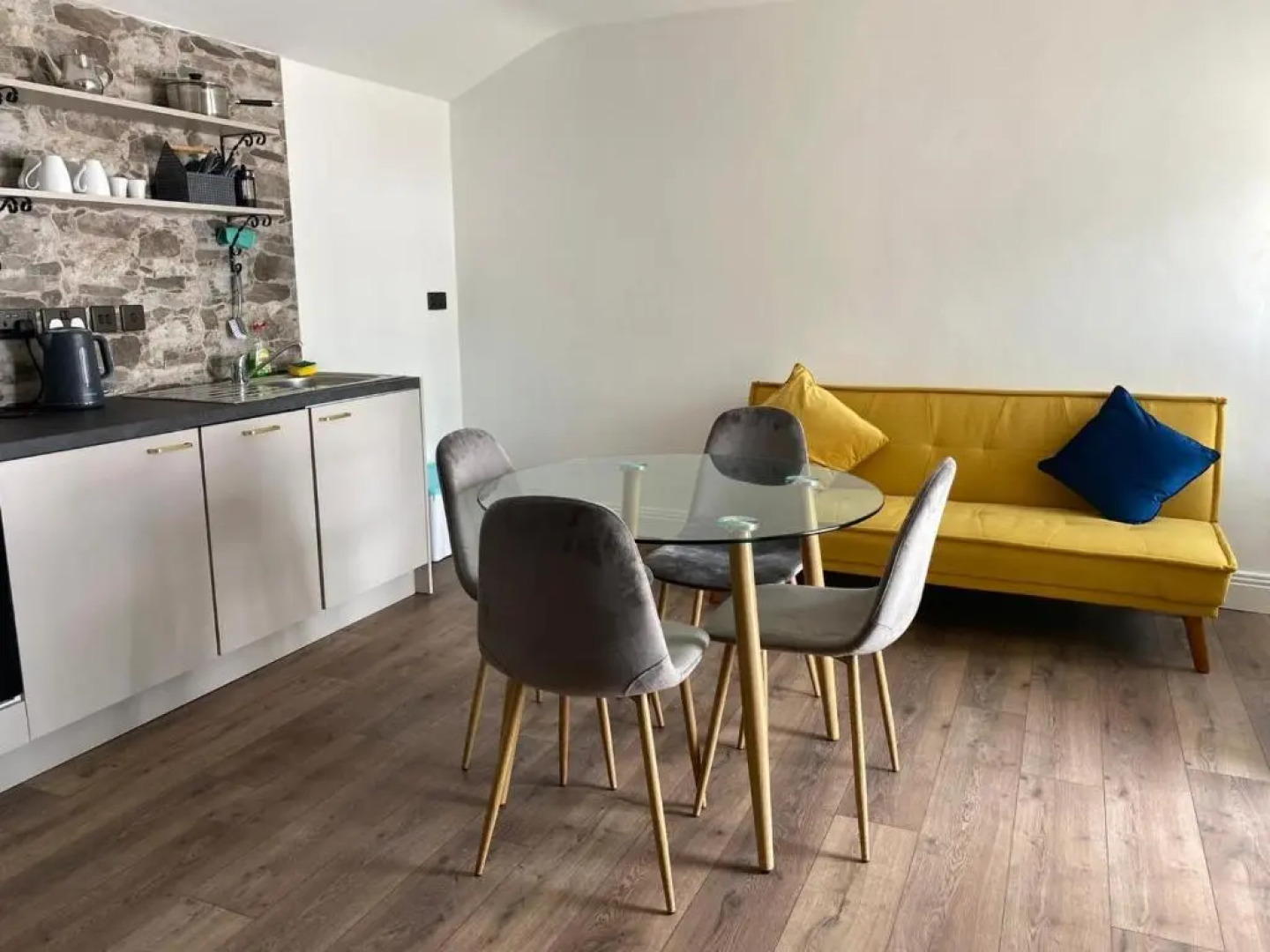 The Roadshed Apartments @ Rohans Farm