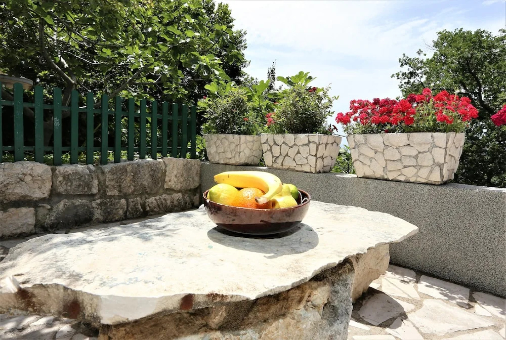 Holiday house in stone with heated pool