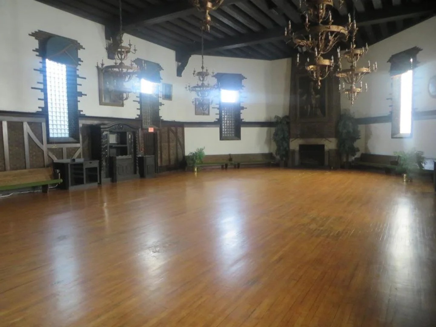 Urbana Landmark Hotel