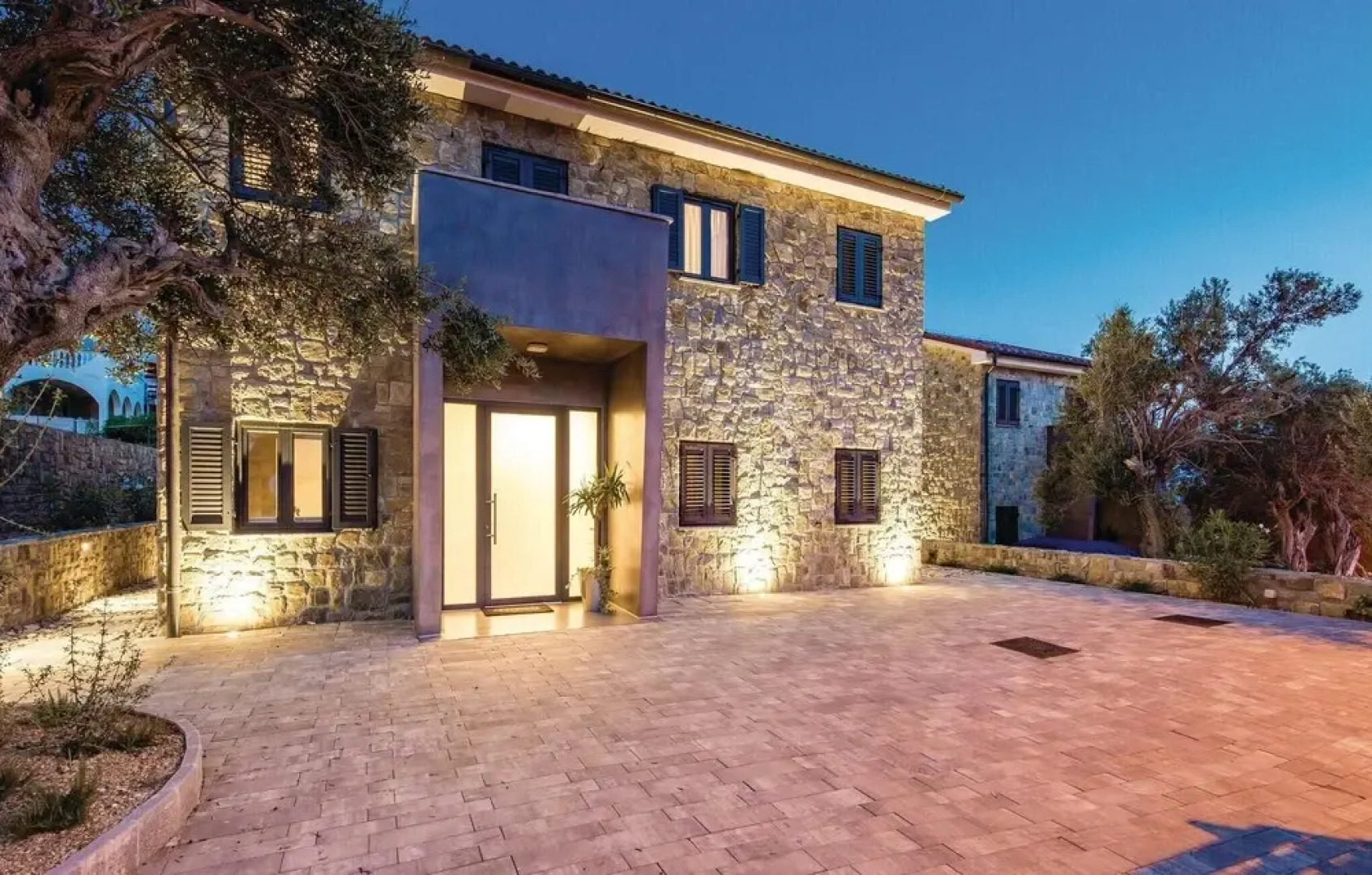 Awesome Home in Lun With Wifi, Outdoor Swimming Pool and 4 Bedrooms