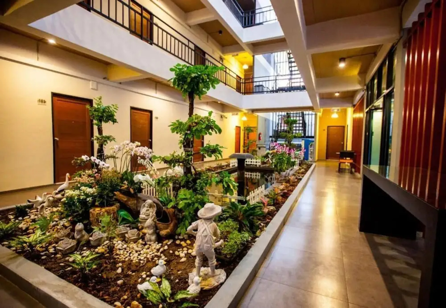 Kanyarat Lakeview Condominium by Wilai