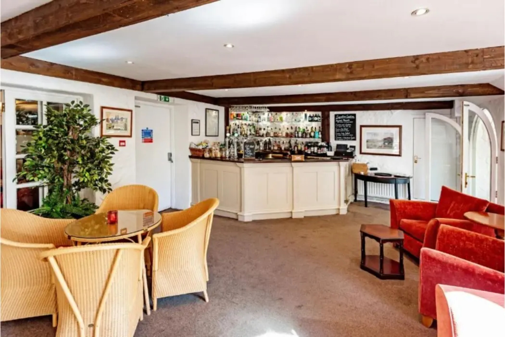 Taychreggan, Signature Collection by Eight Continents