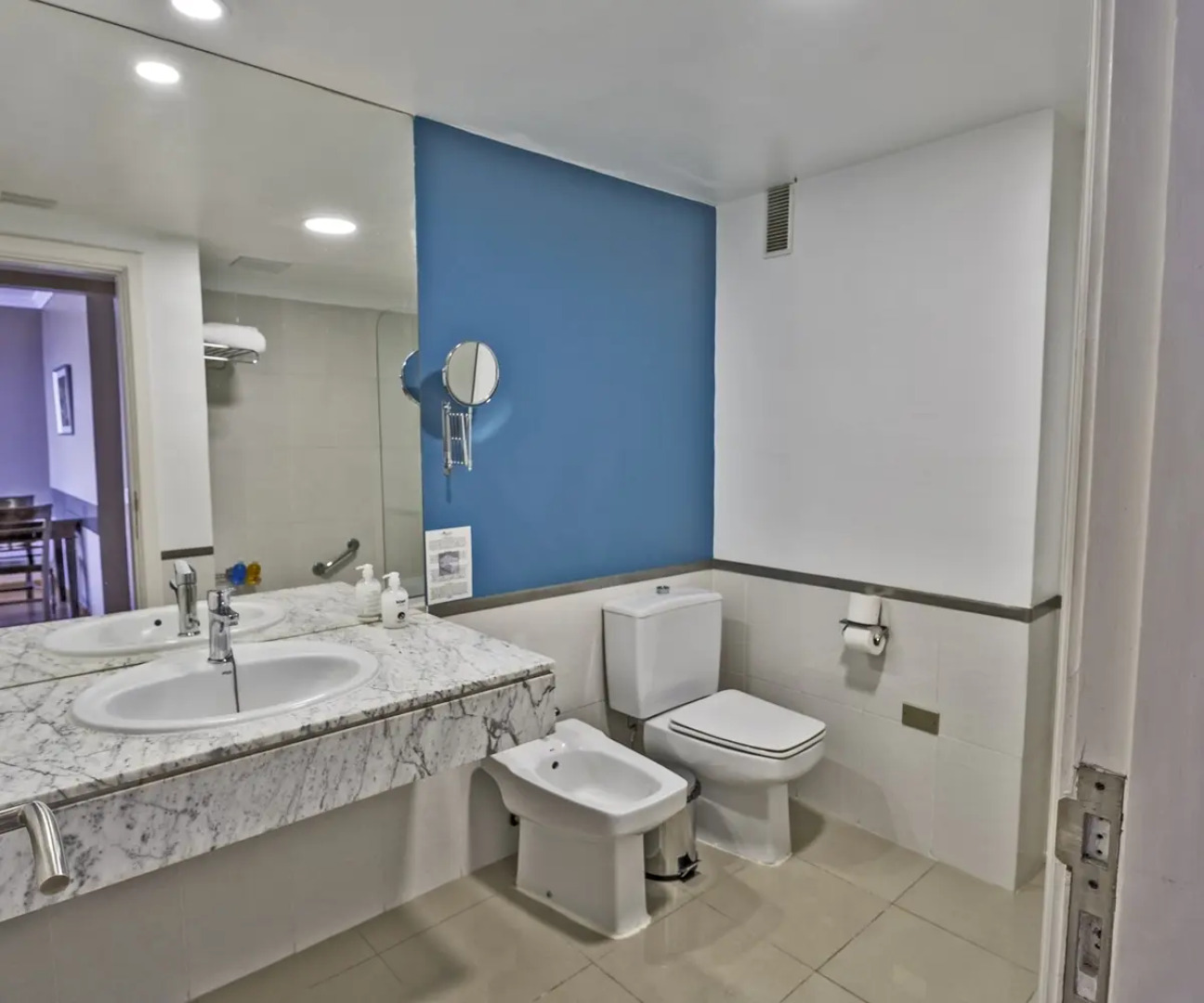 Coral La Quinta Park Suites