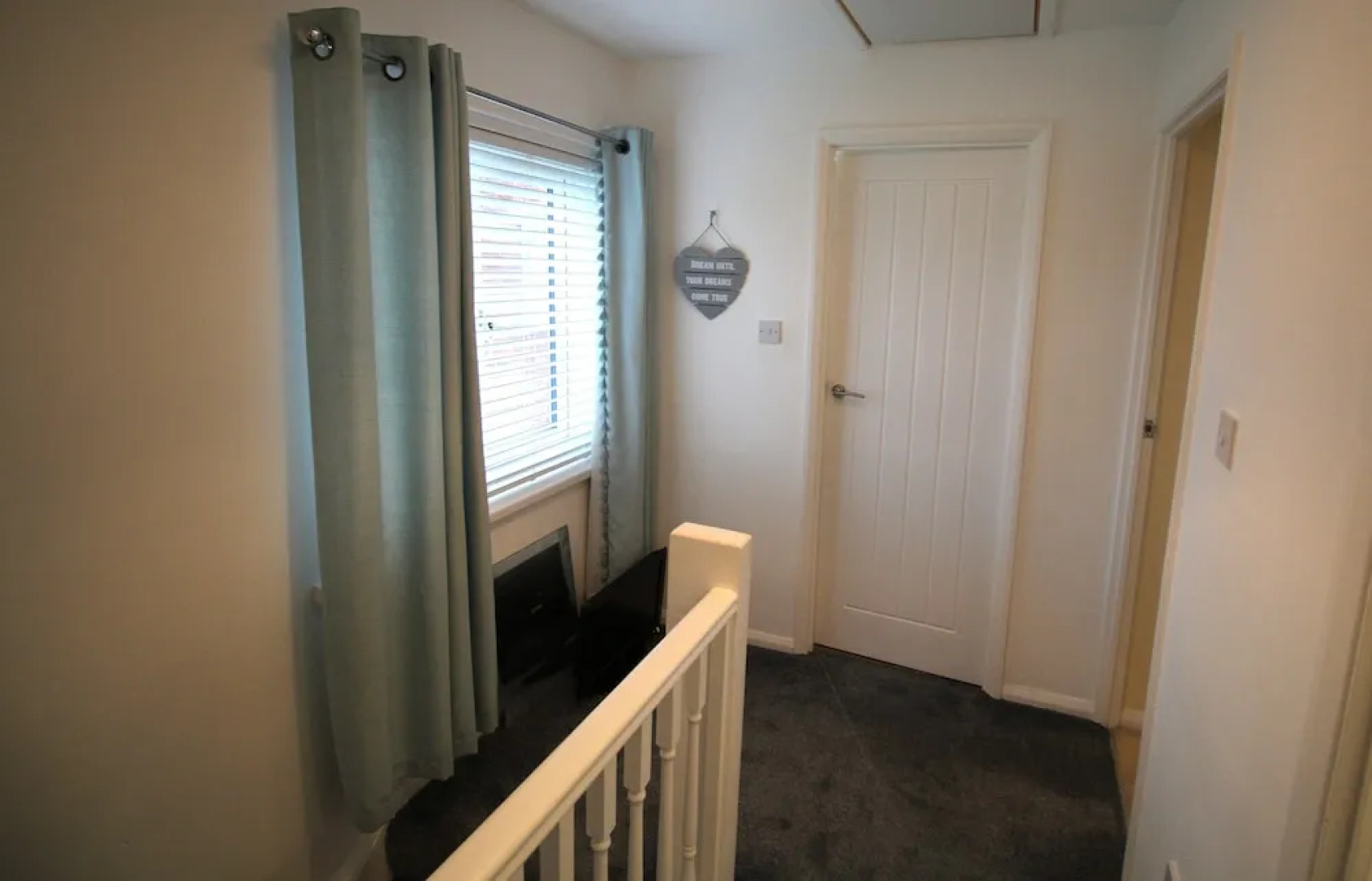 3 Bed House - Sleeps 6 - Fully Refurbished