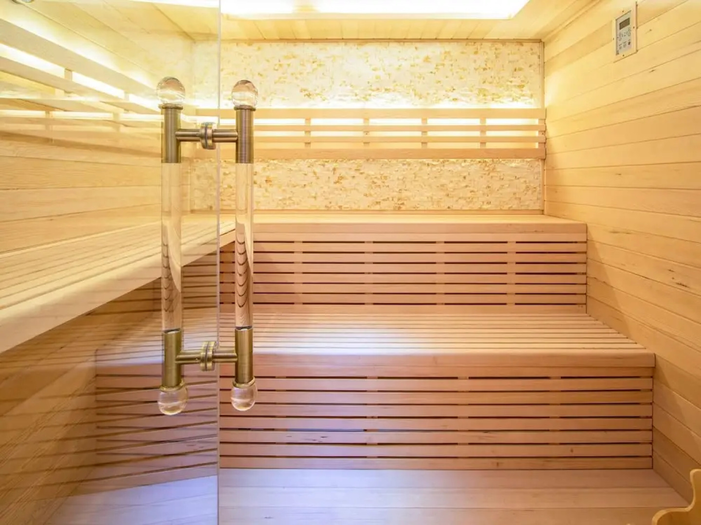 Wellness Castle With Cinema Bliss