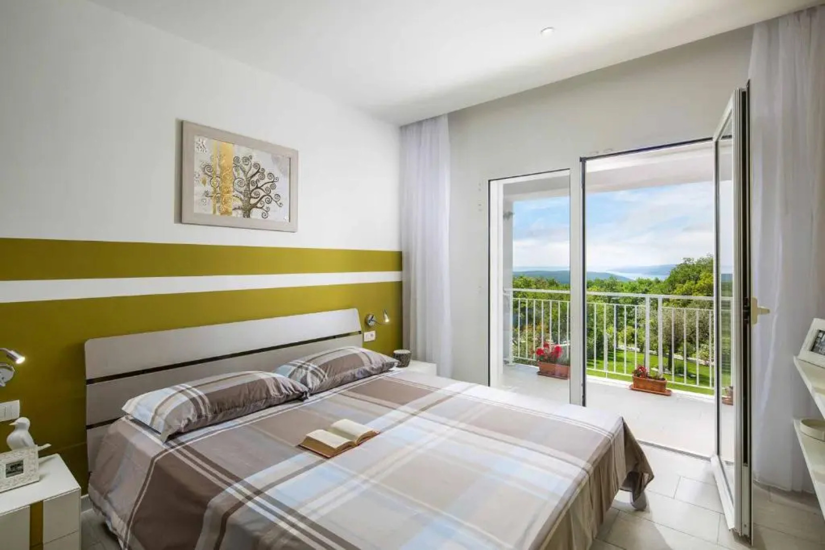 Villa White Pebble II