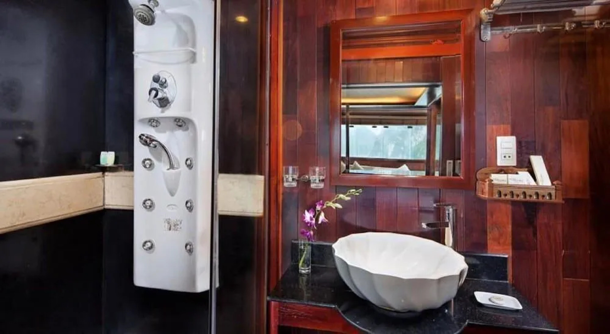 HaLong Canary Cruise