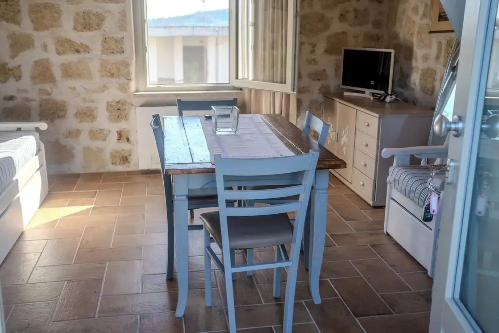 Casale nel Verde con Piscina e Vista