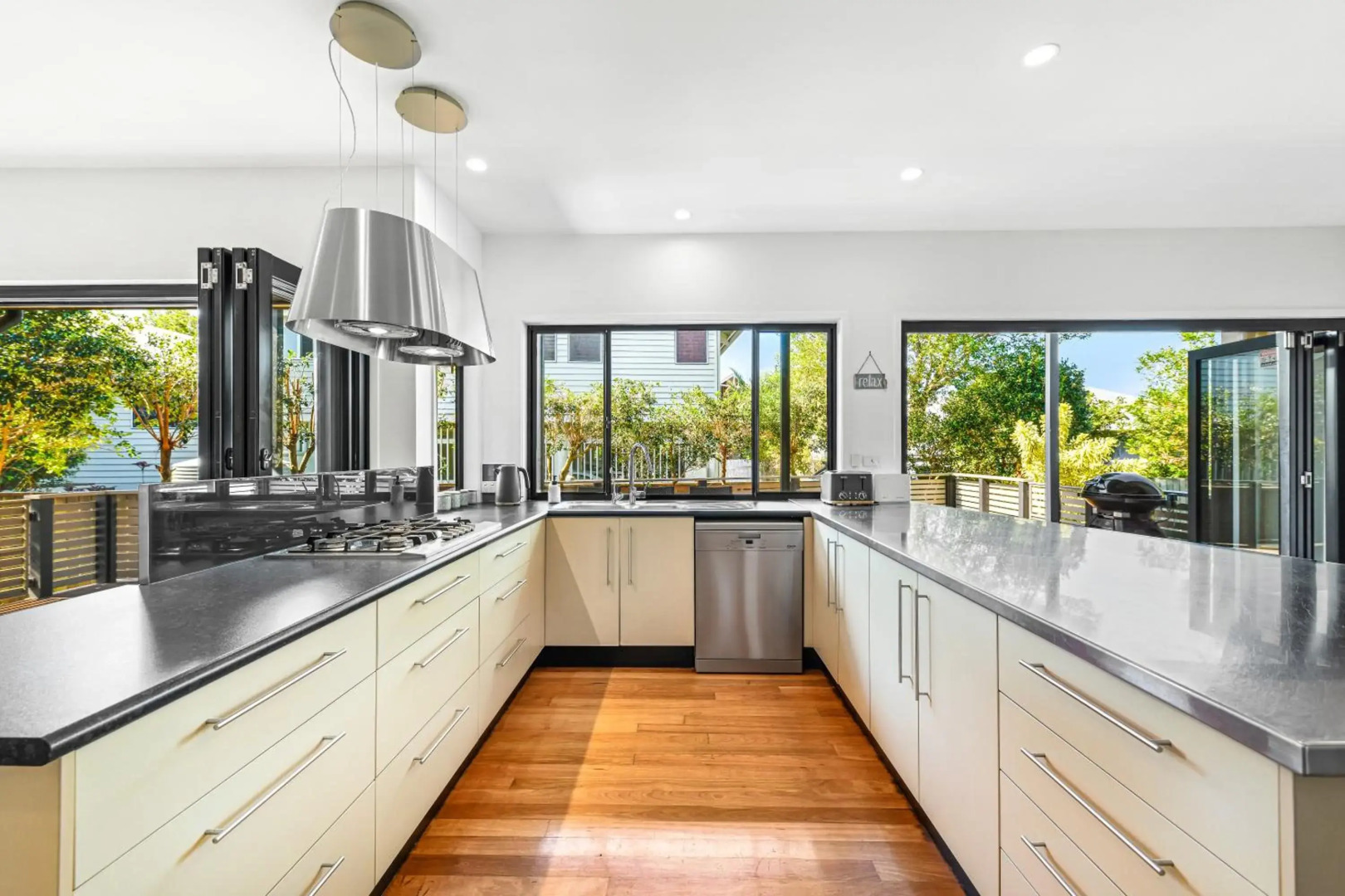 Mudjimba Shores-Coastal Bliss for Families & Dogs