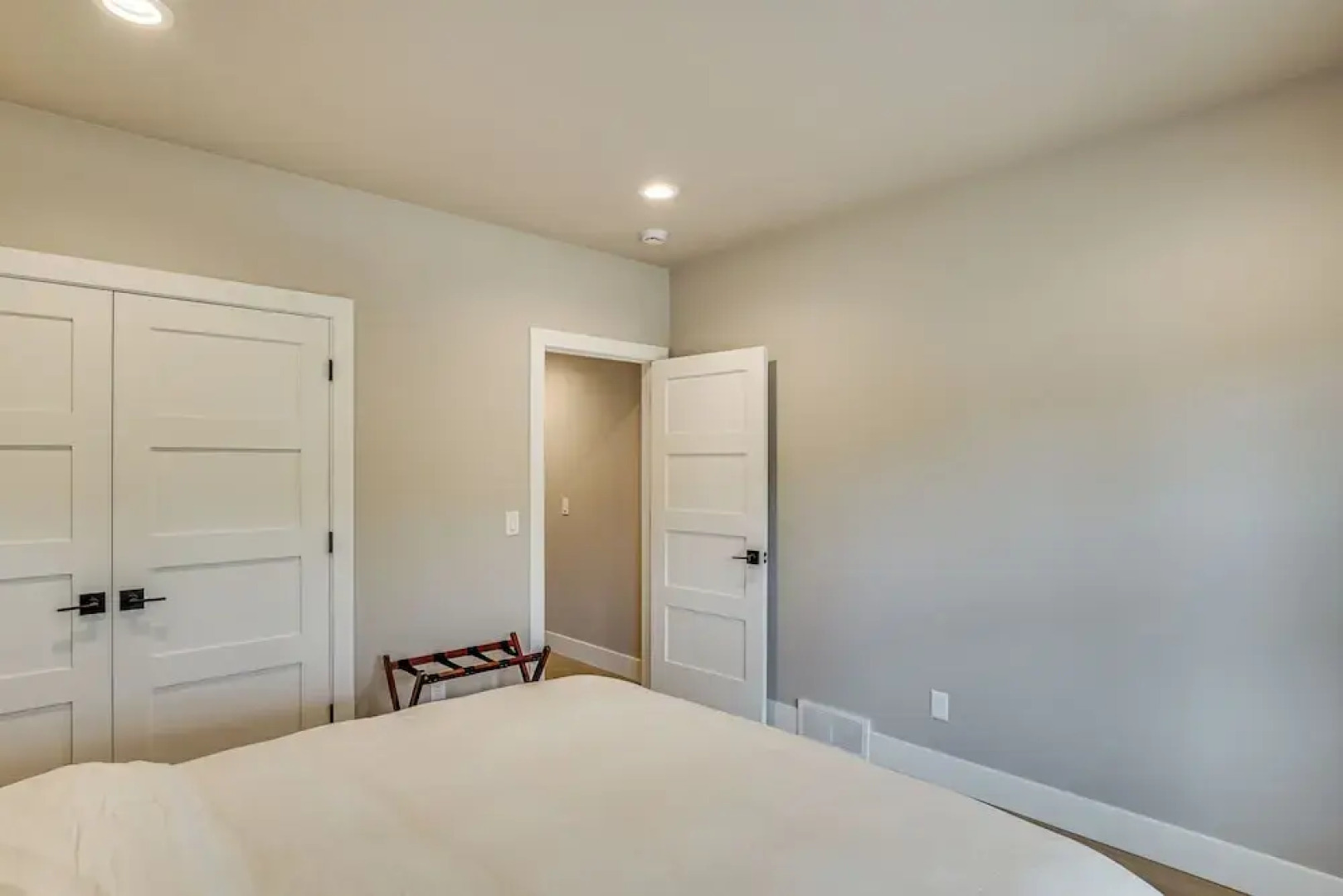 Walk to Beaches + Restaurants: Elkhart Lake Escape