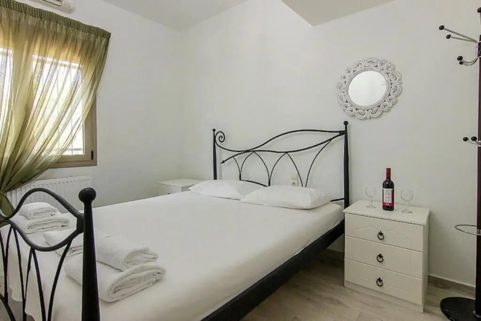 Hersonissos Modern One Bedroom Apartment Beachside
