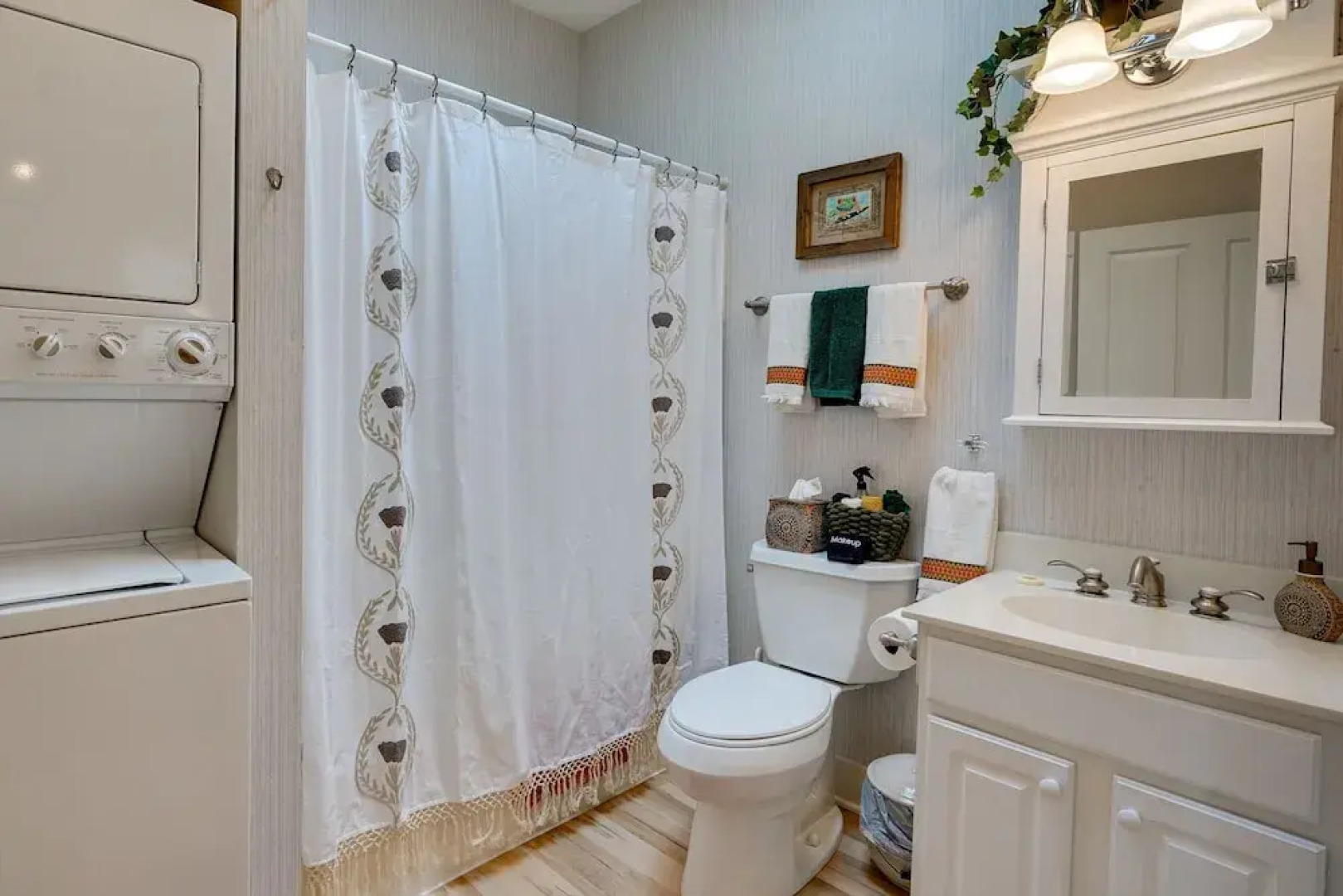 Charming Granville Home w/ Porch - Walk Downtown!