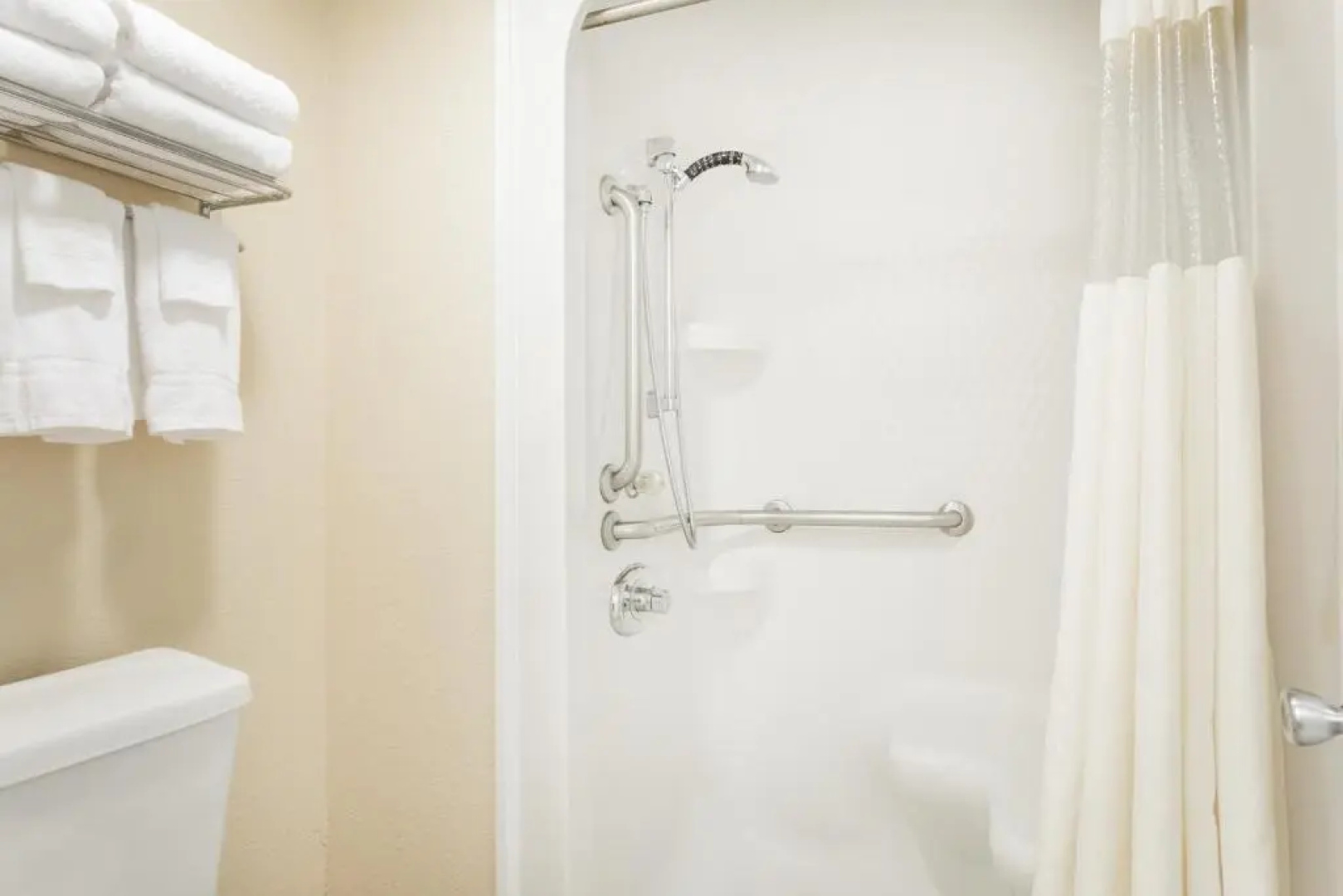 Plantation Inn & Suites