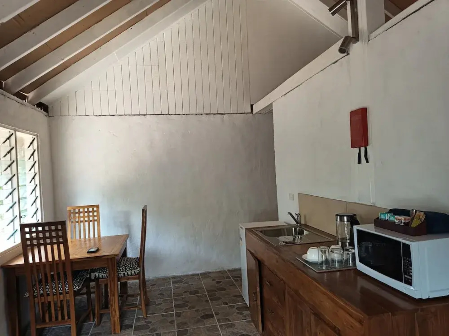 Mahina Lodge