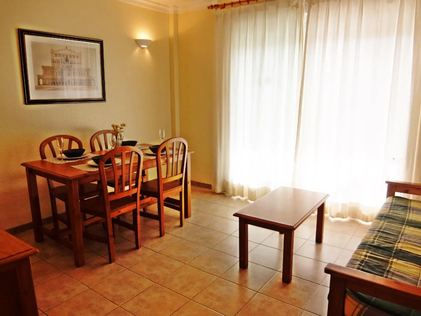 Los Juncos Apartamentos