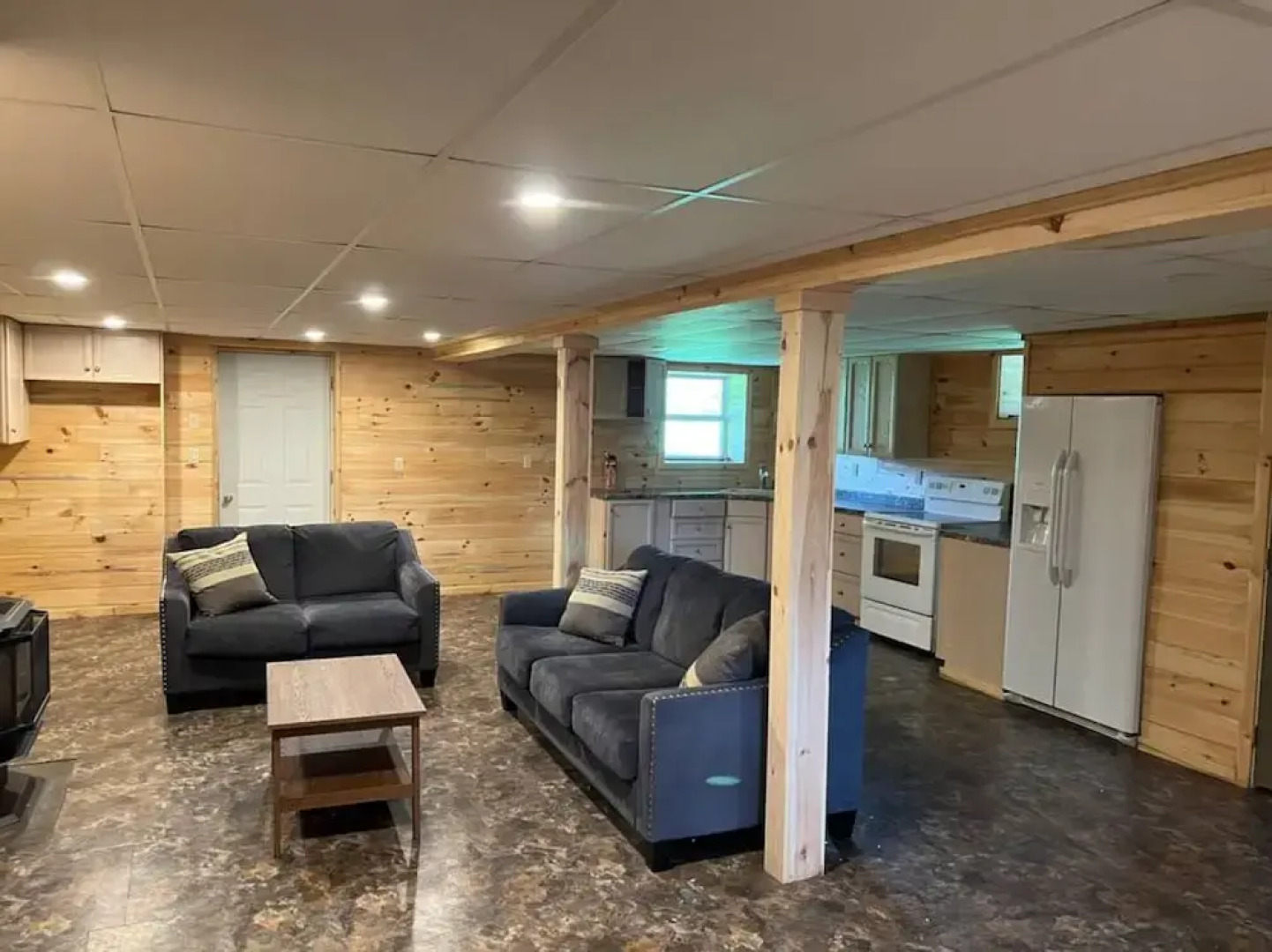 Family Friendly Cottage Walking Distance to Lions Head Beach