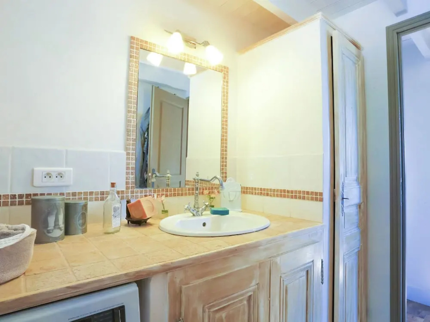 Lovely Villa in Buisson With Private Swimming Pool