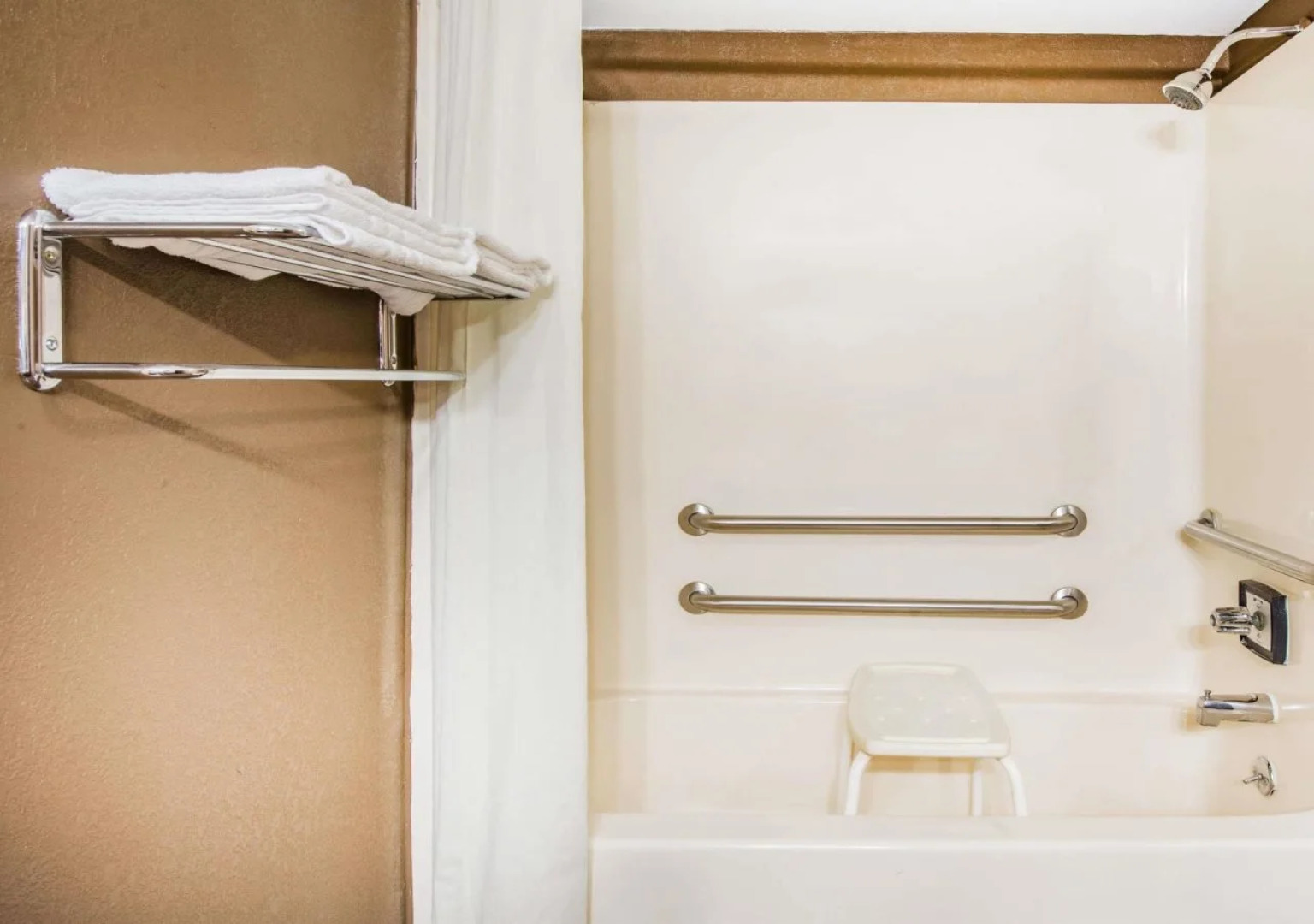 Red Roof Inn & Suites Marysville