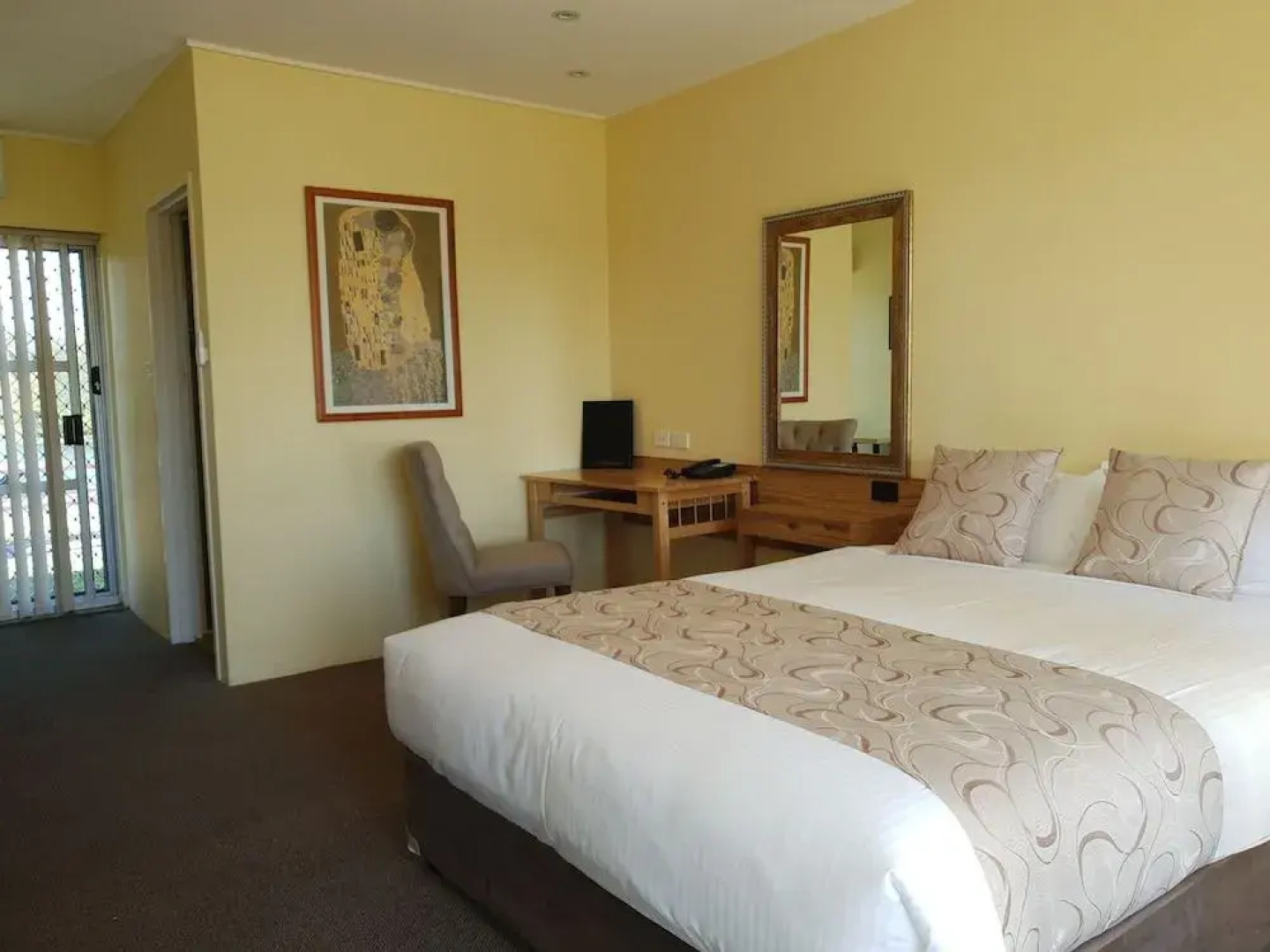 Moon River Motor Inn