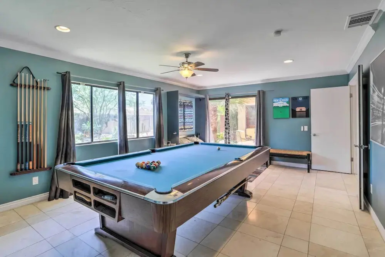 Pool, Grill & Game Room: Bermuda Dunes Oasis