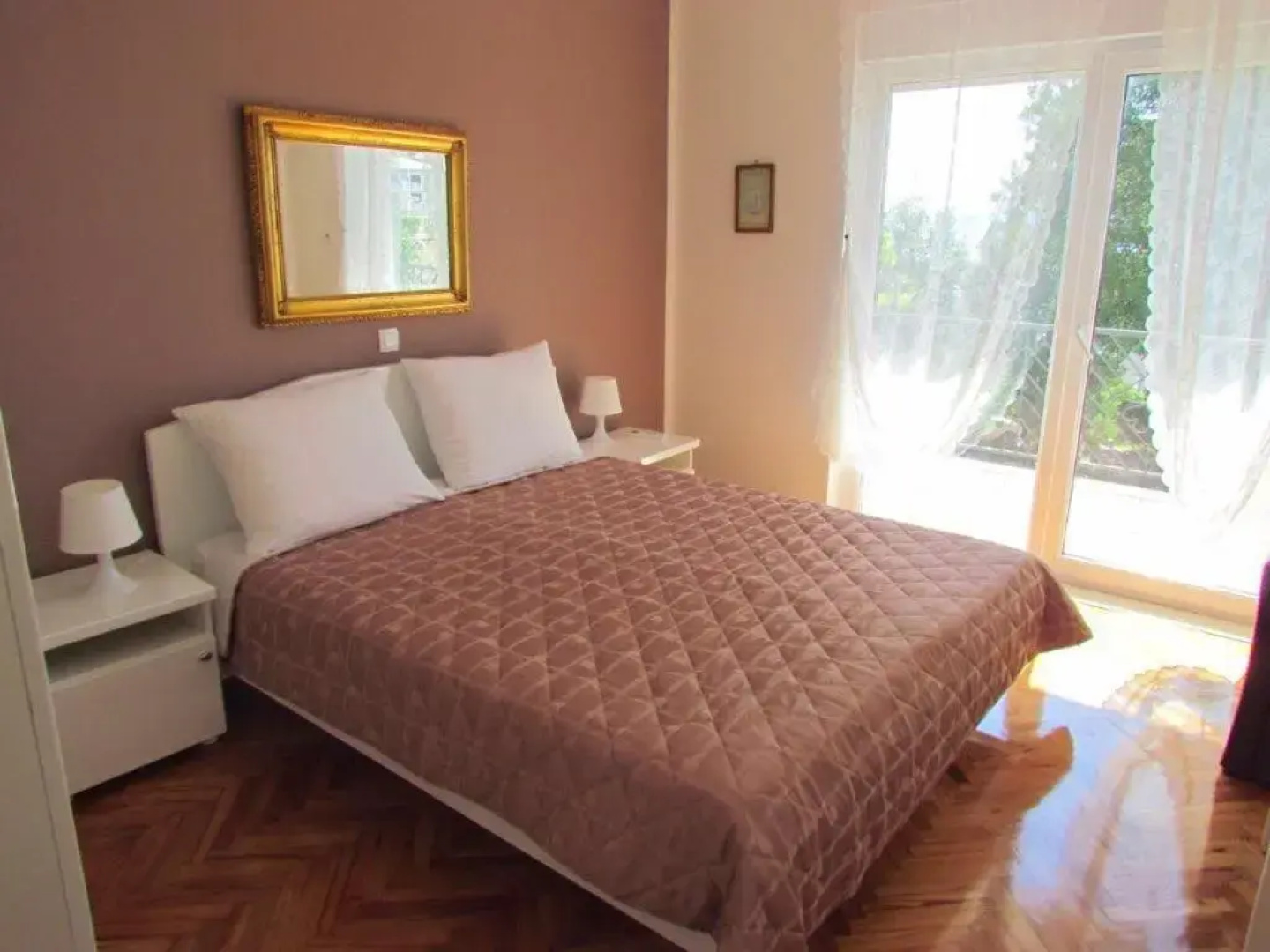 Apartment Mladena