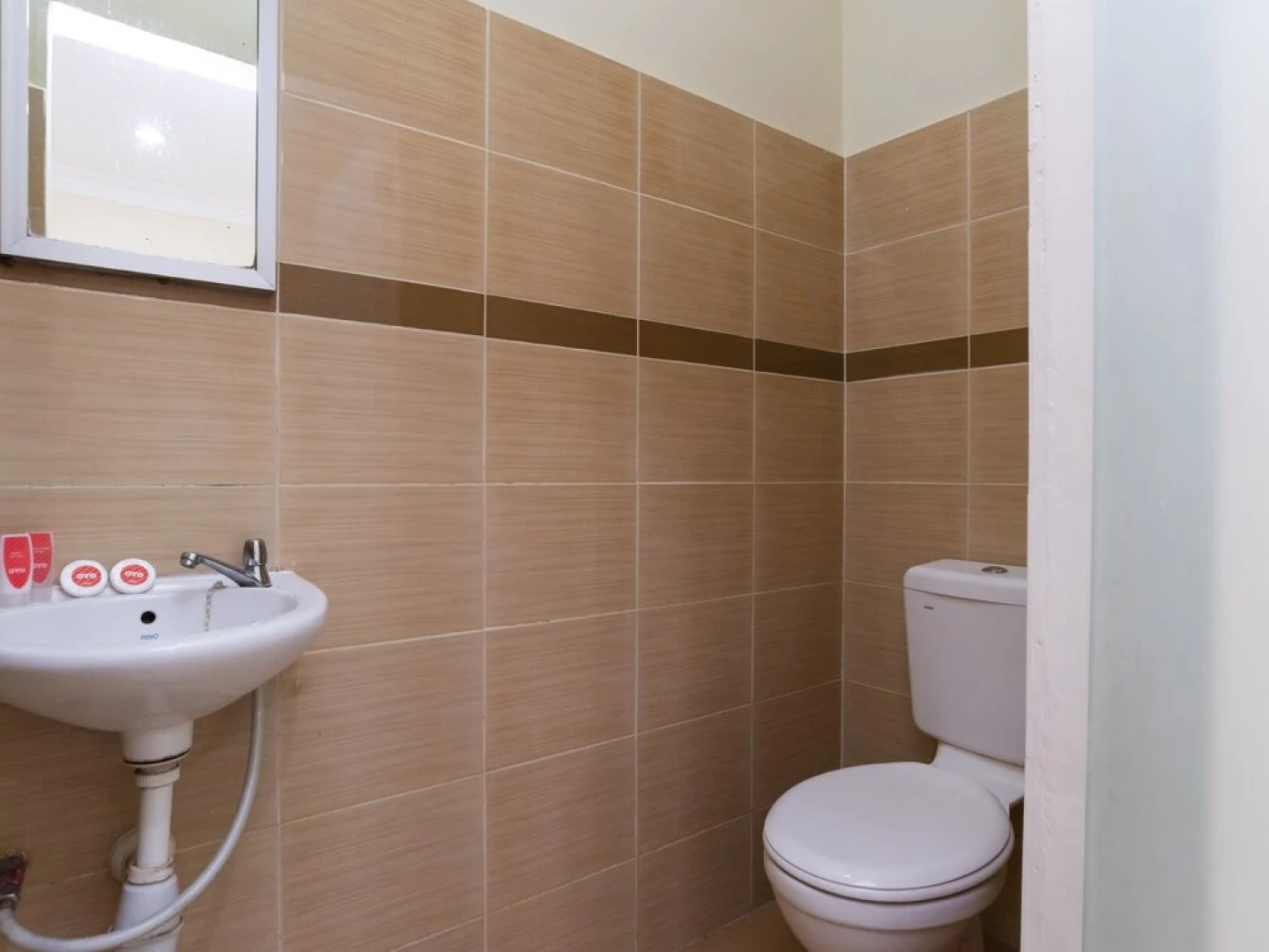 OYO 89536 Hazris Hotel